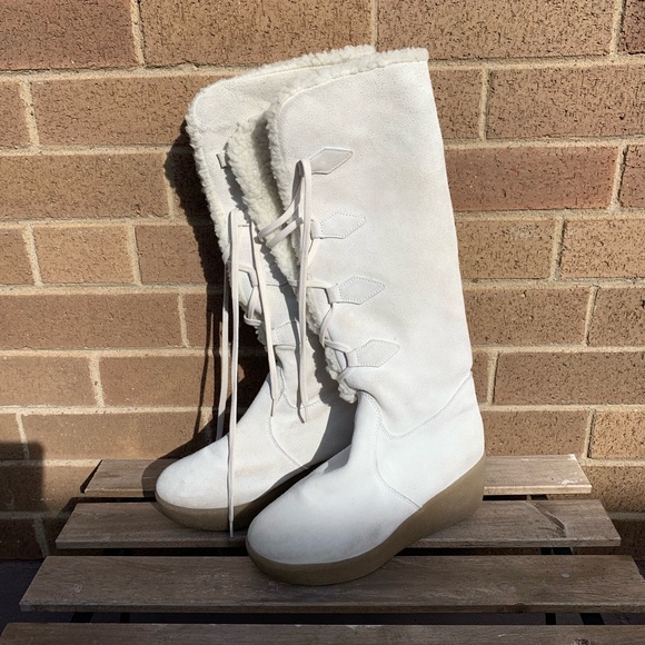Gorgeous Platform Winter Boots! - Picture 2 of 10